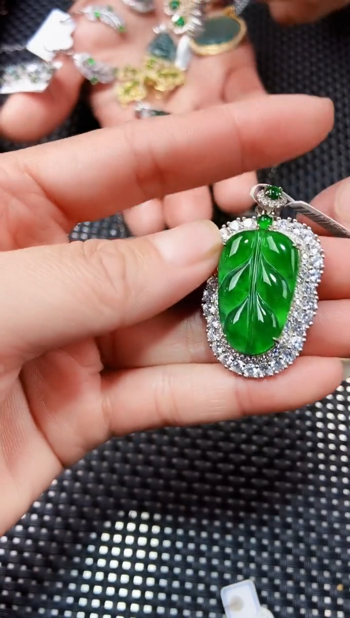 【闪购商品】翡翠吊坠(不含链)未镶嵌111111111