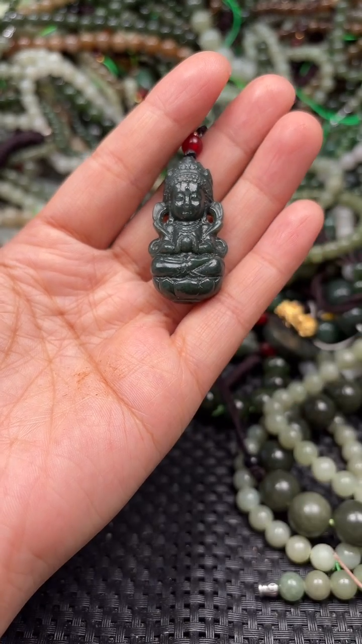 颈饰未镶嵌和田玉1