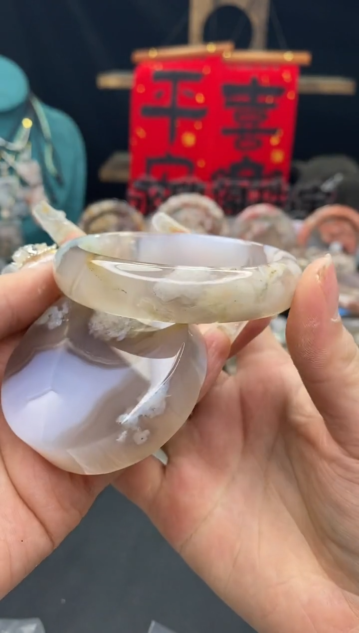 【闪购商品】石英质玉手镯（圆镯）未镶嵌56