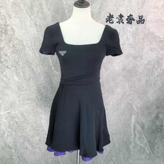 99新 Prada/普拉达 海囤Q/普拉达裙子/38码/dd60514