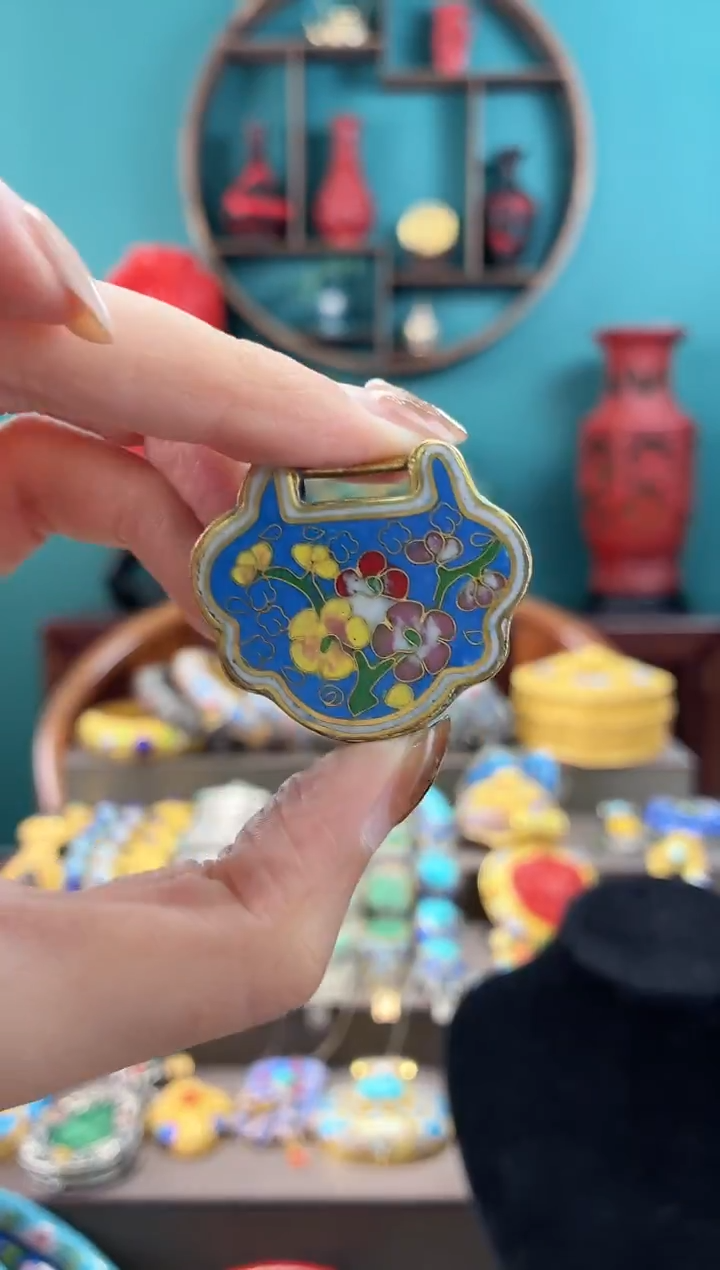  非遗手工景泰蓝吊坠如意锁