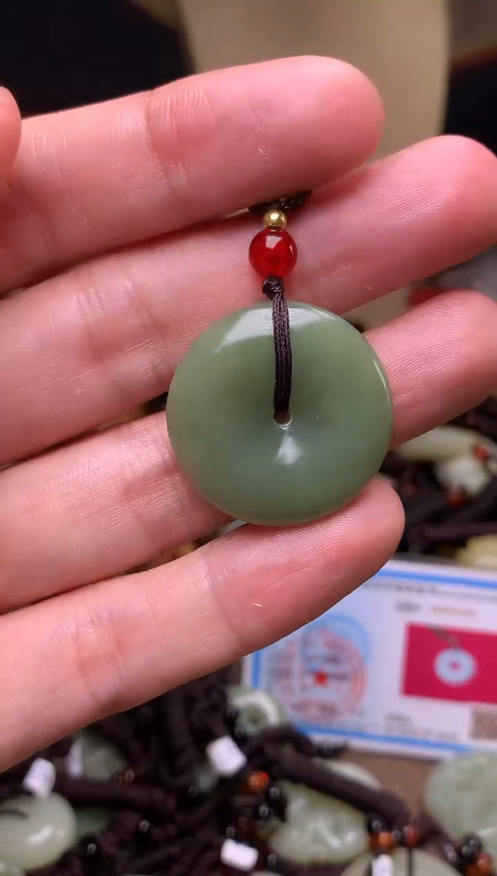 颈饰未镶嵌和田玉新疆料青海料清水和田玉吊坠