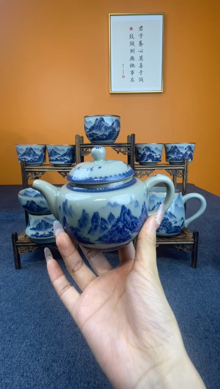 梓*景德镇千里江山壶