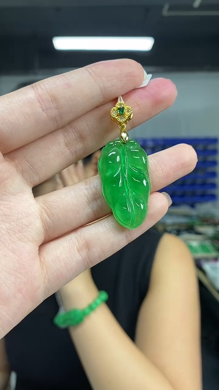 颈饰未镶嵌翡翠多样性发其一颜色微差