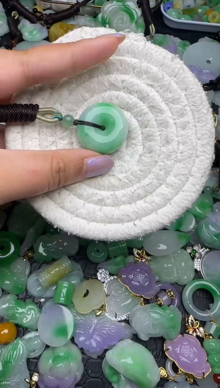 颈饰未镶嵌翡翠缅甸翡翠吊坠