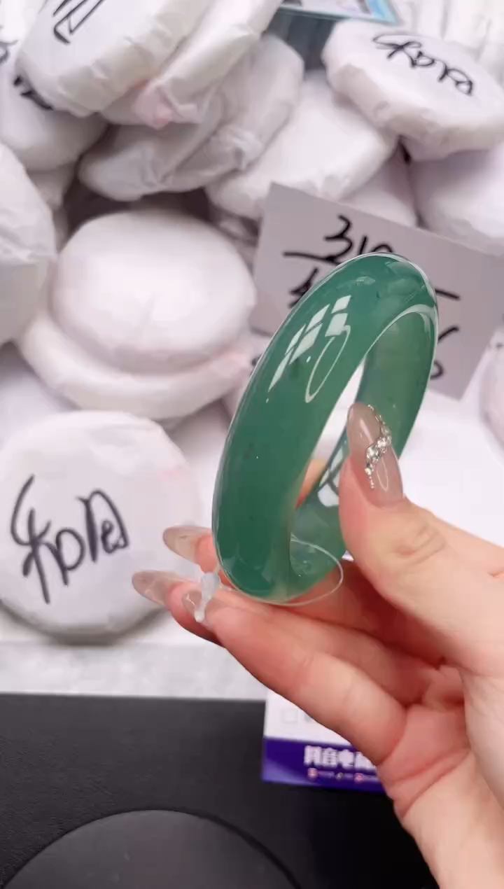 【闪购商品】石英质玉手镯未镶嵌25K88-56