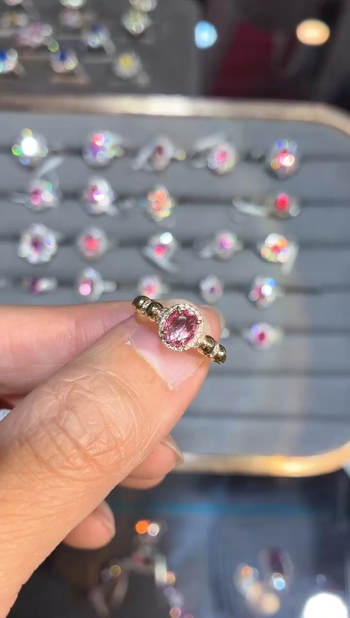 戒指彩色蓝宝石18K金镶嵌【闪购】0.64ct/同步展会价