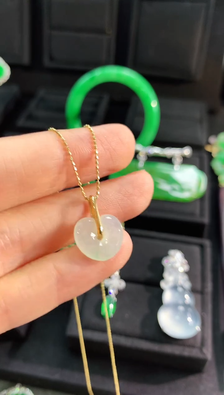 【闪购商品】翡翠吊坠(不含链)18K金镶嵌吊坠