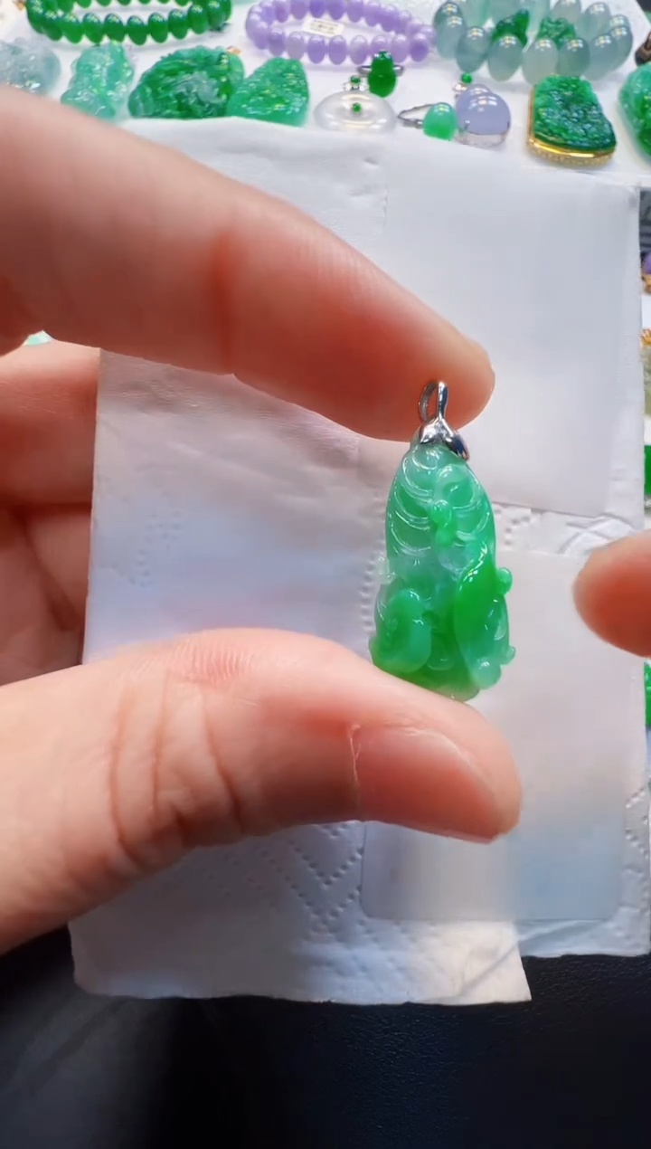 翡翠18K金镶嵌吊坠(不含链)280