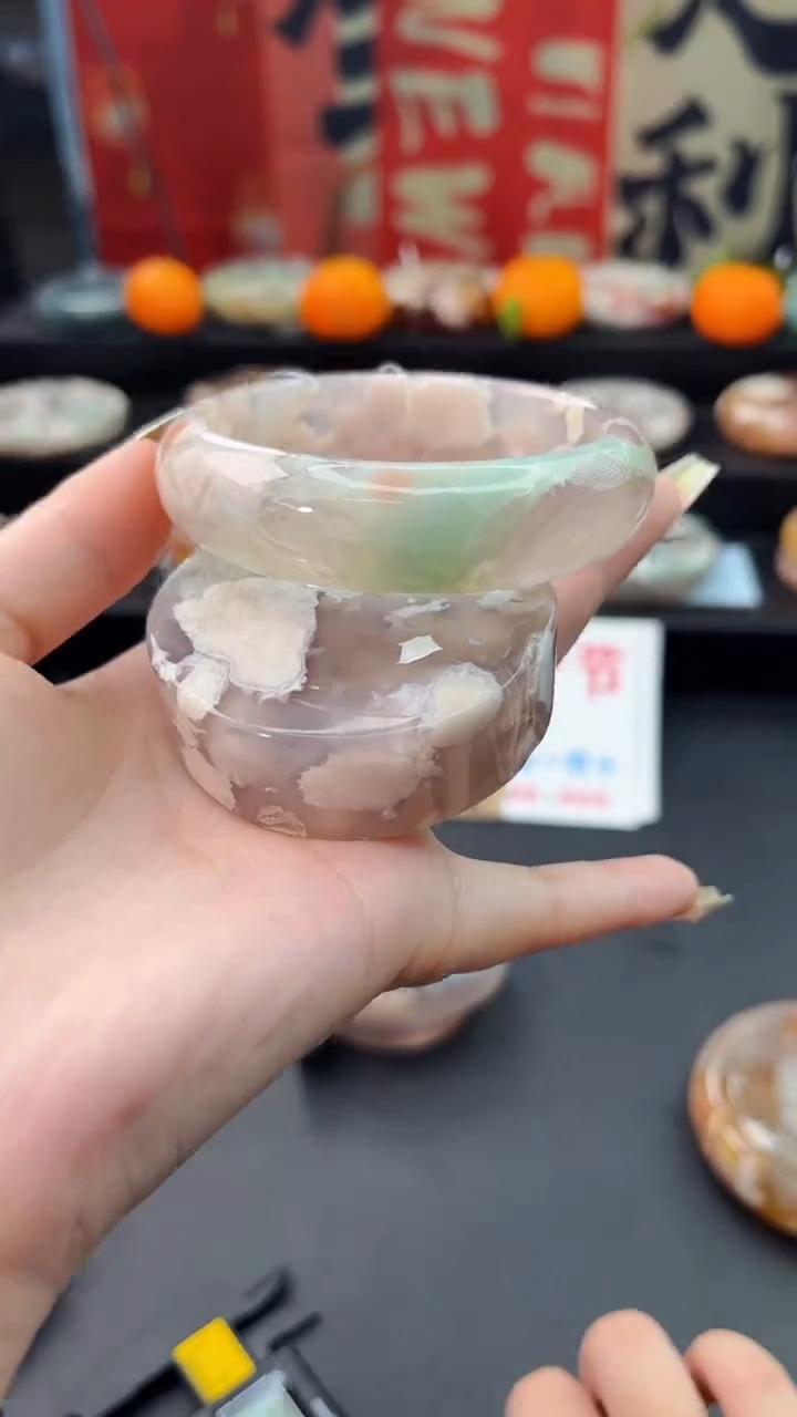 【闪购商品】石英质玉手镯未镶嵌赠送镯心（58圈口）