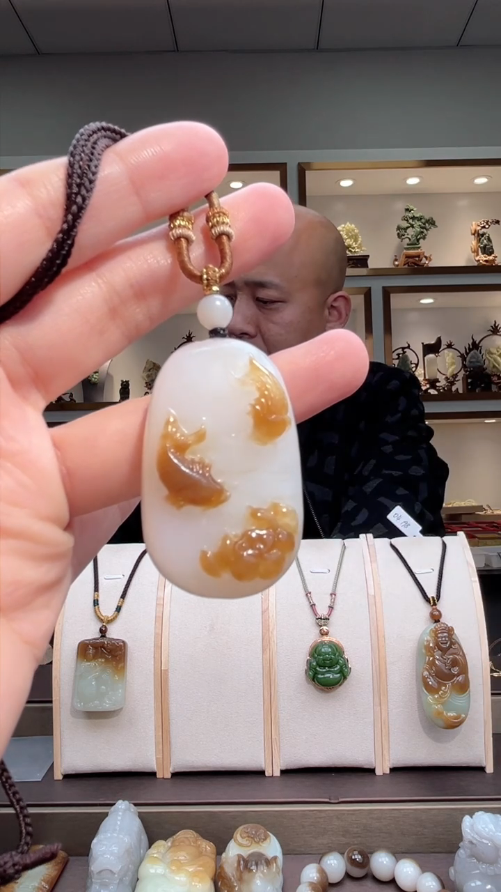 颈饰未镶嵌和田玉苏