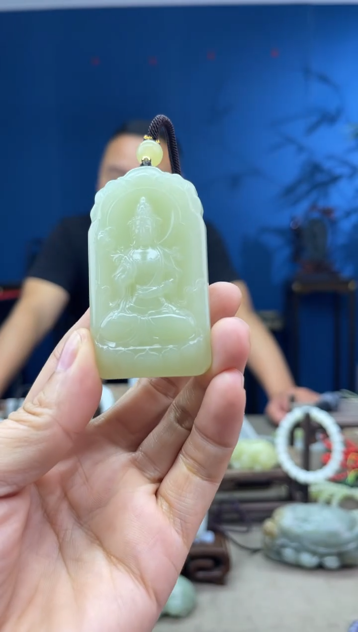 和田玉未镶嵌颈饰1