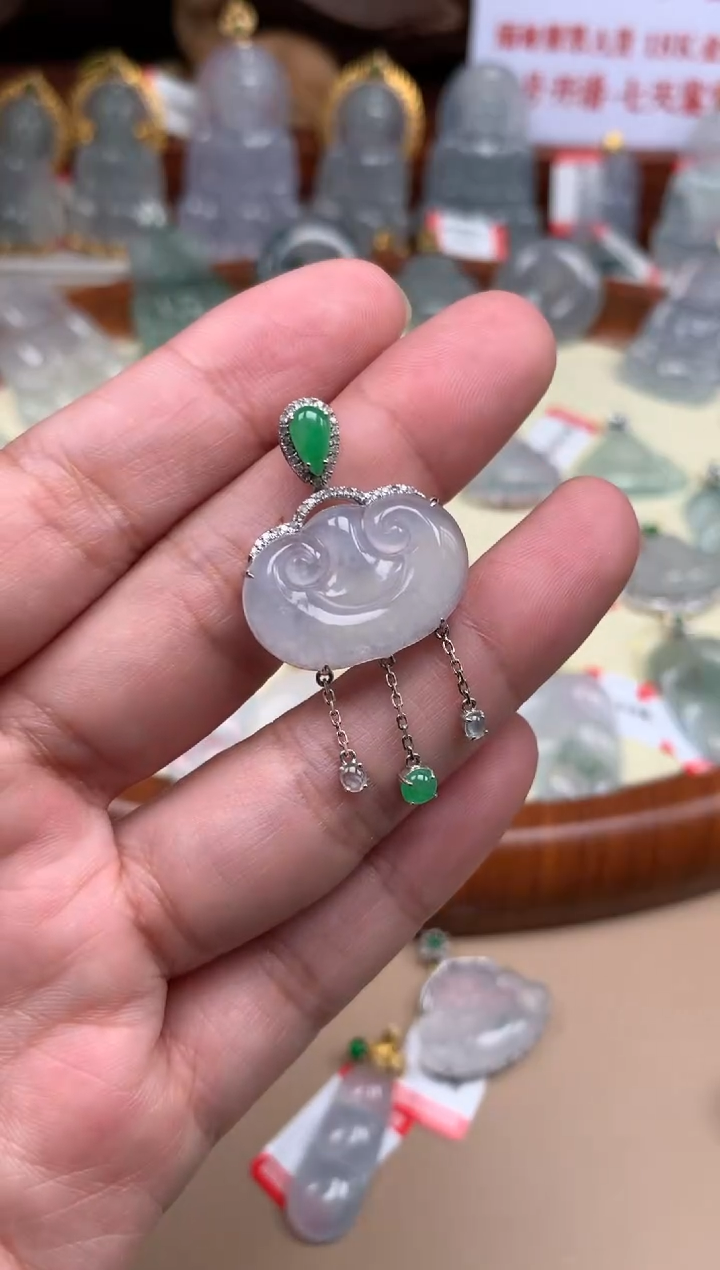 【闪购商品】翡翠颈饰18K金镶嵌如意