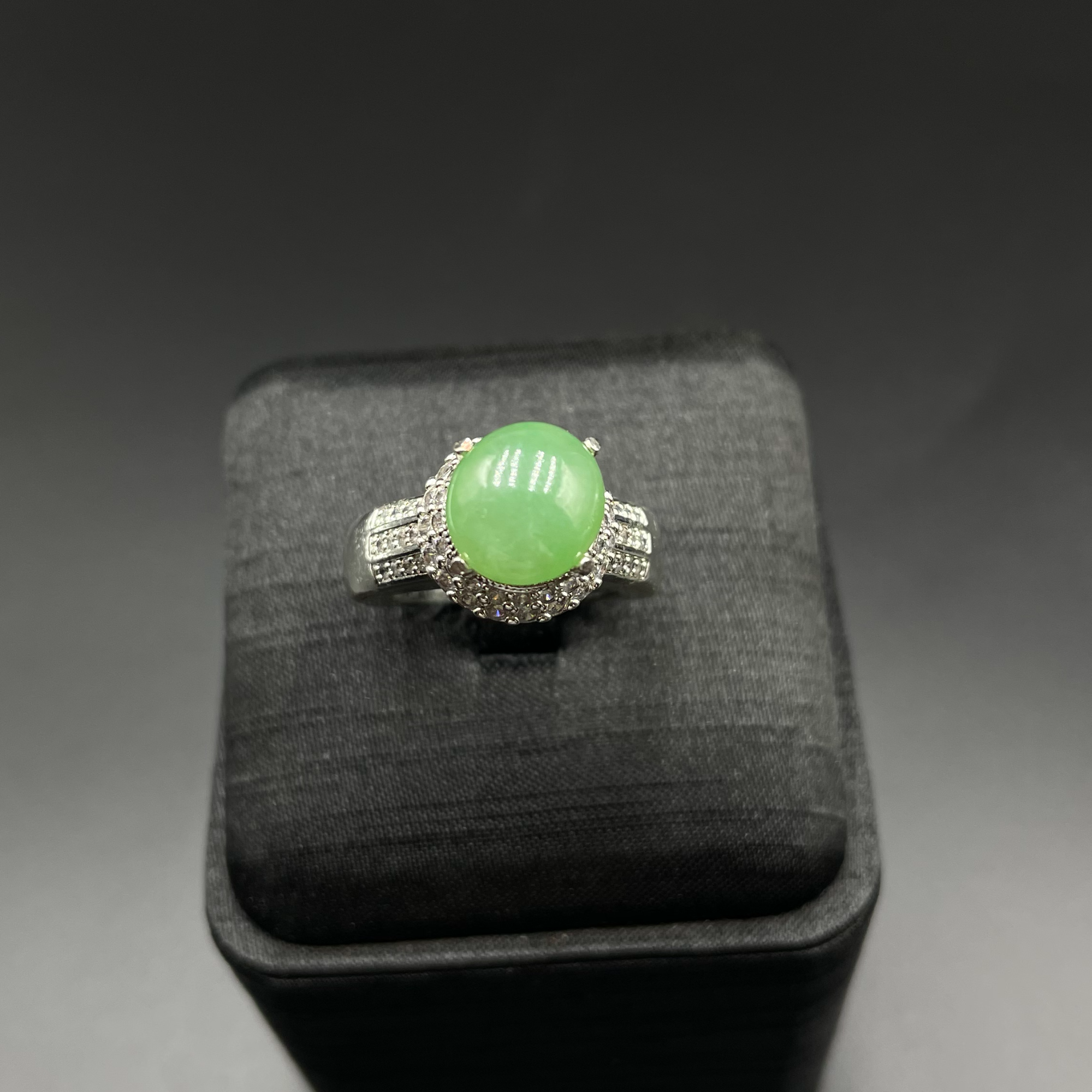 天然缅甸A货翡翠戒指