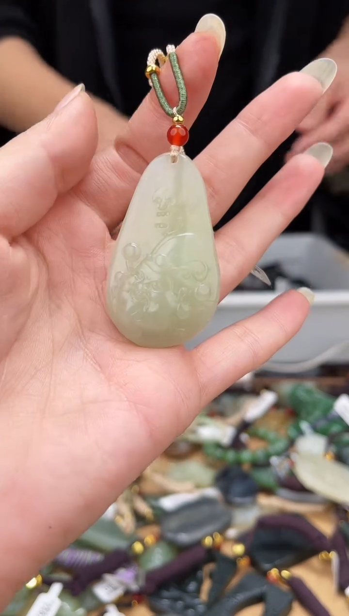 颈饰未镶嵌和田玉1