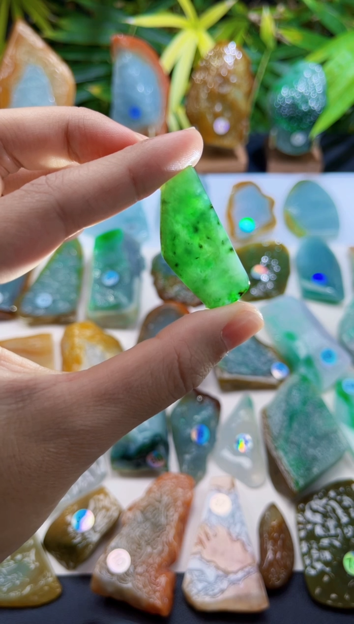 未镶嵌定制翡翠翡翠