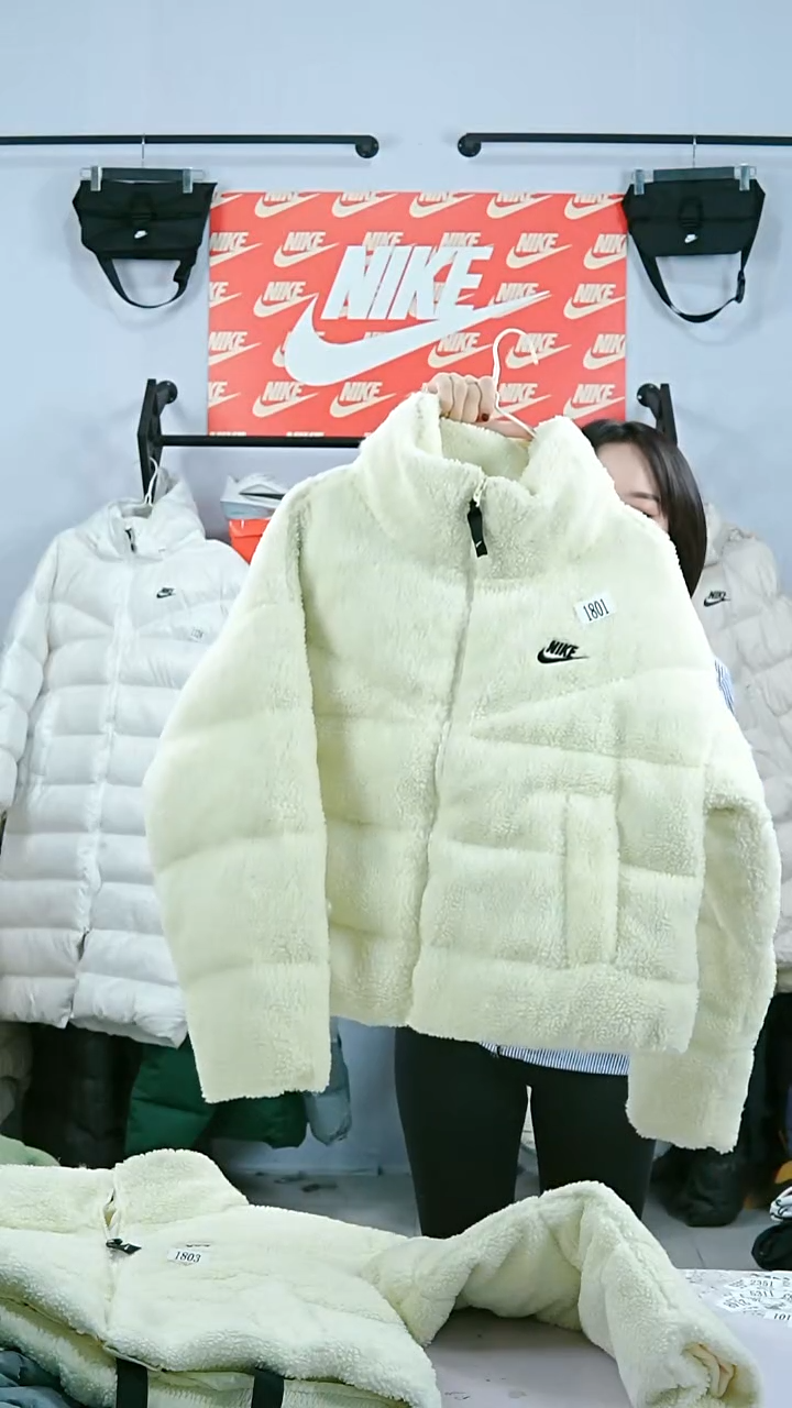 1801闪购编码运动衣以直播间过品为准尺码L