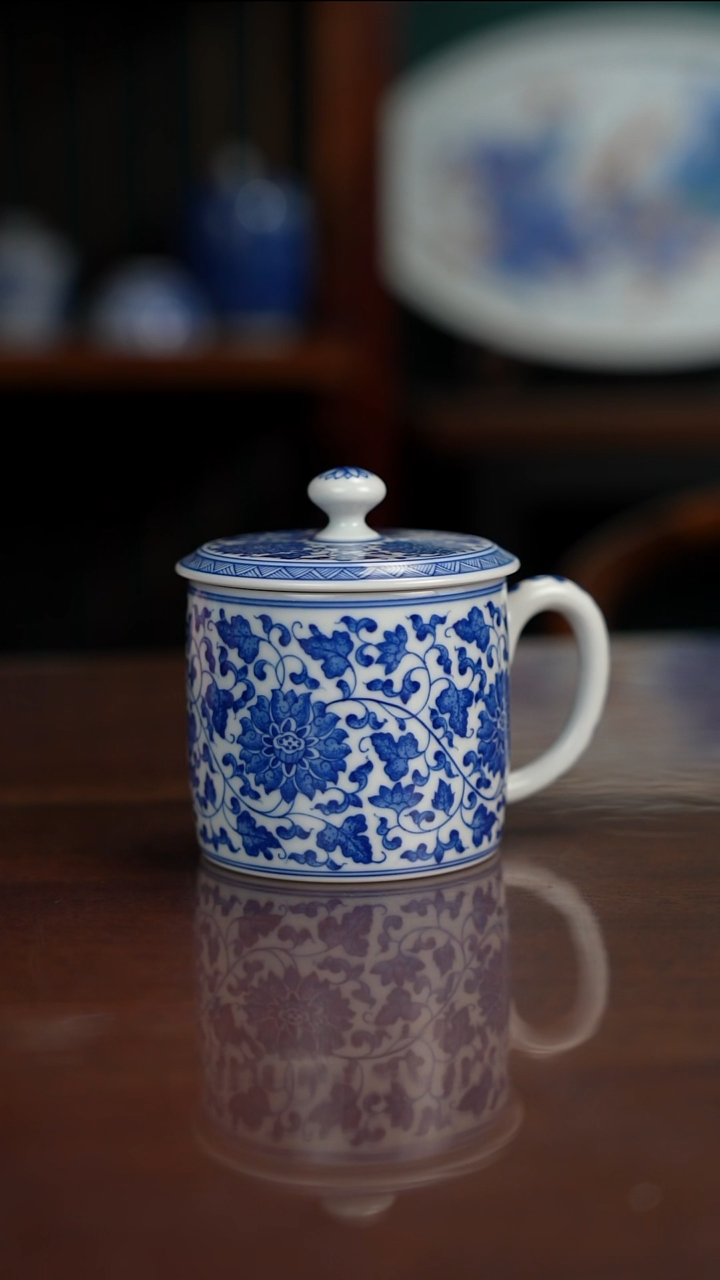 柴窑青花缠枝办公杯