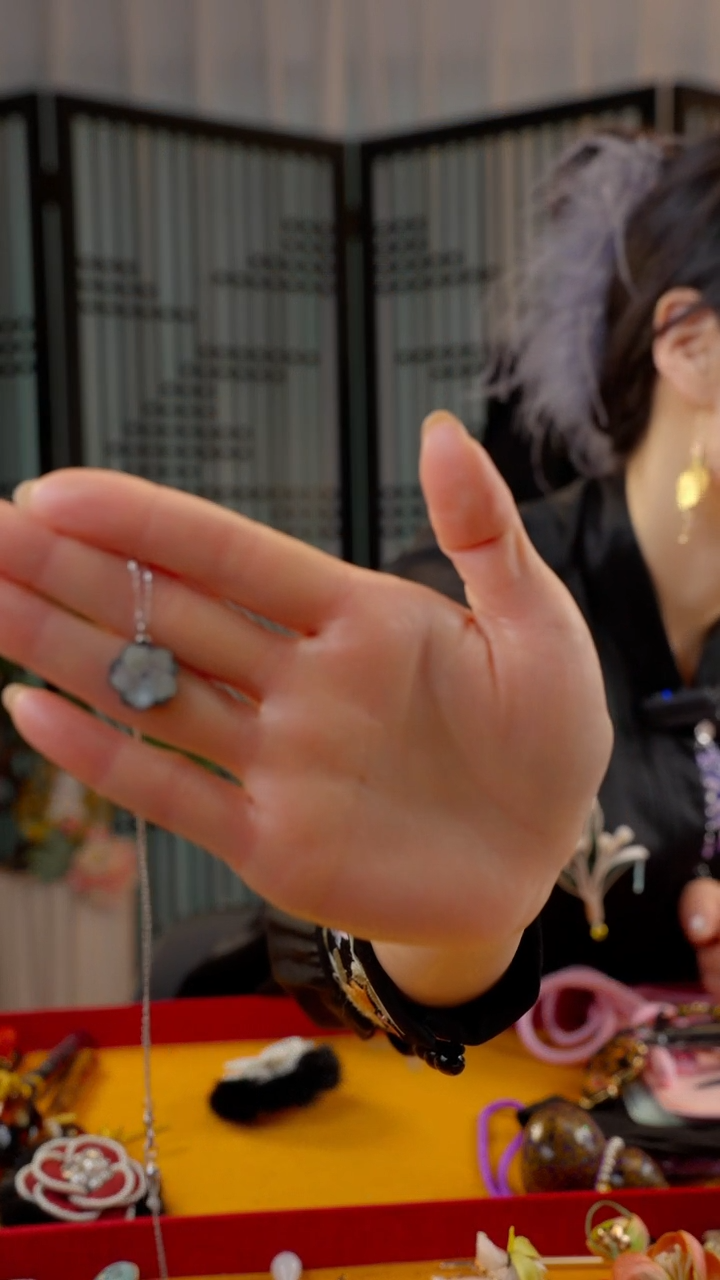 刺绣暗*非遗苏绣绒花