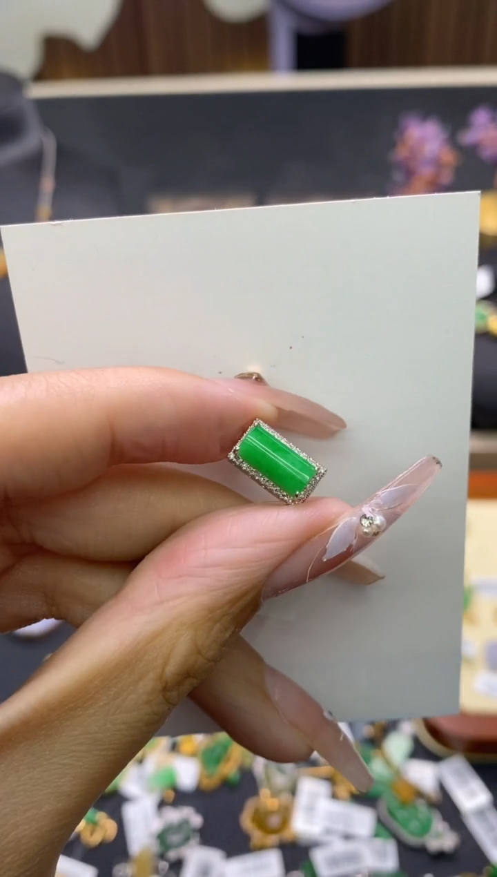 【闪购商品】翡翠颈饰18K金镶嵌净货18406