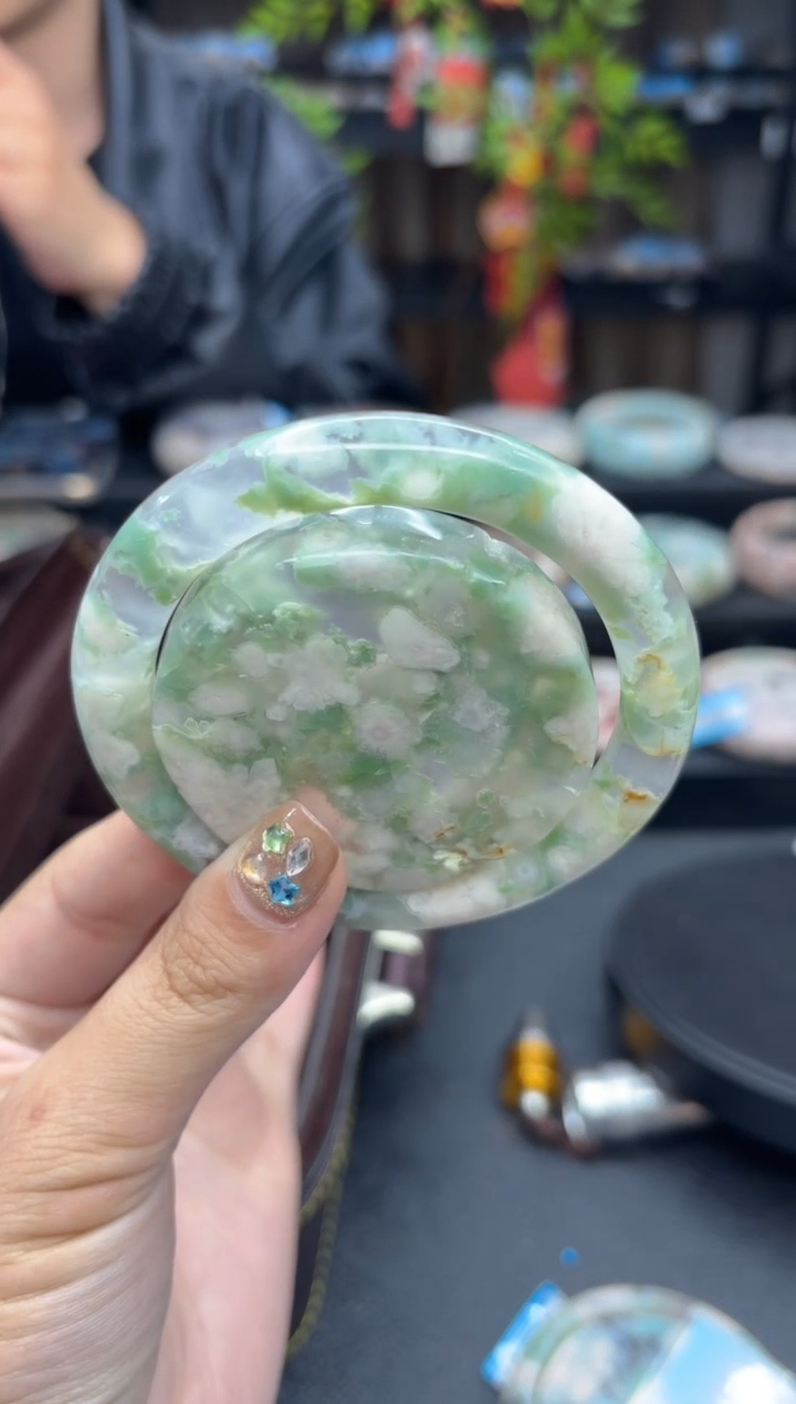 【闪购商品】石英质玉手镯未镶嵌275（58圈赠送镯心）