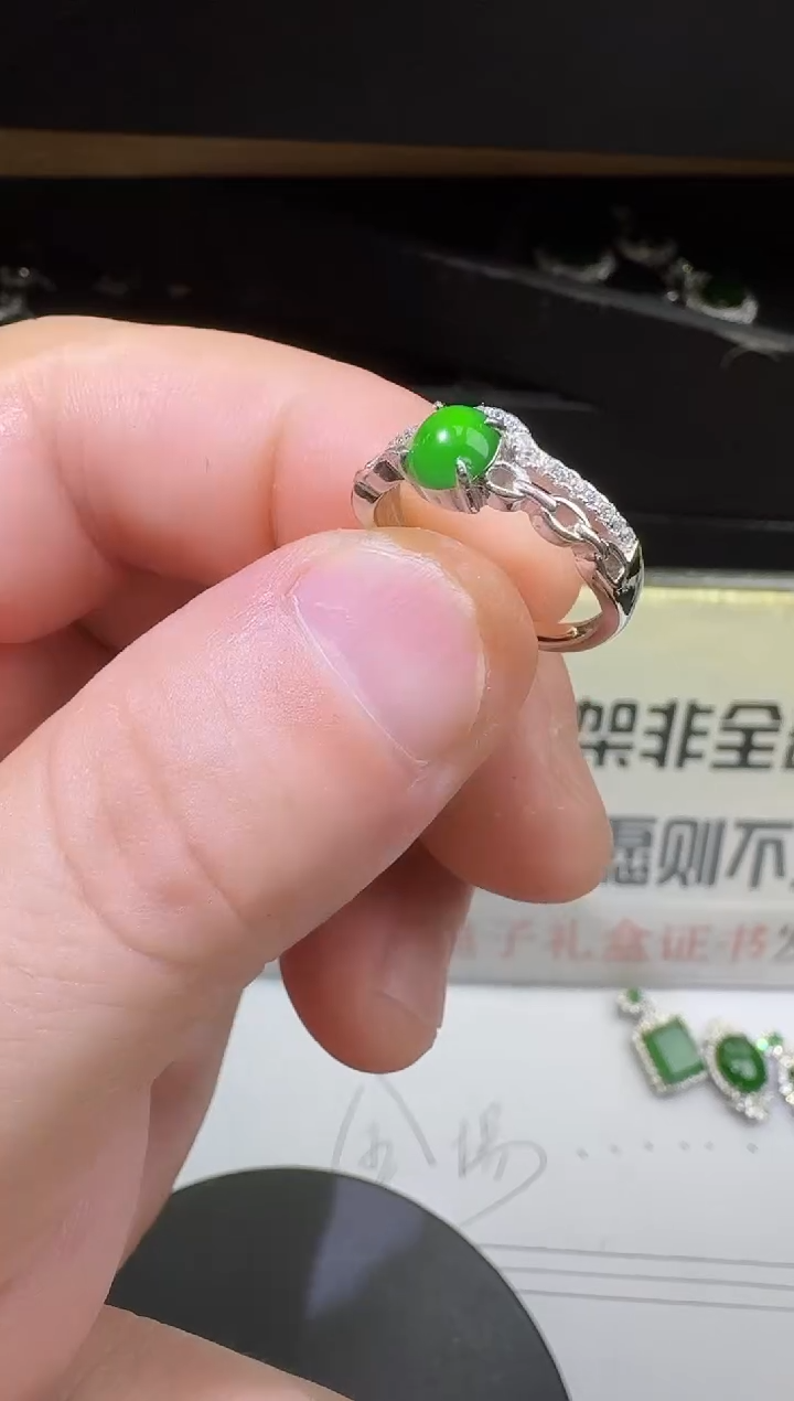 【闪购商品】翡翠戒指银S925镶嵌00061332