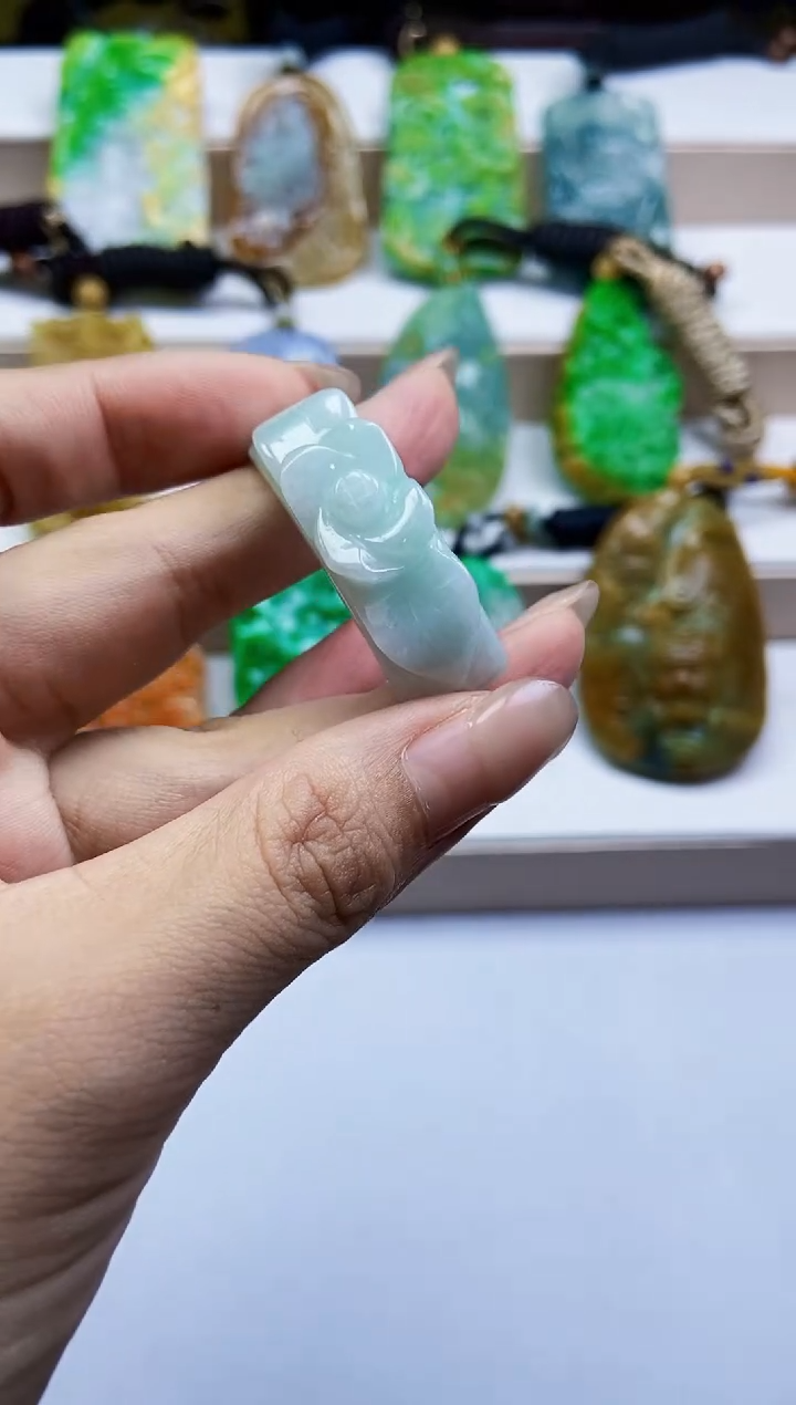 颈饰未镶嵌翡翠1