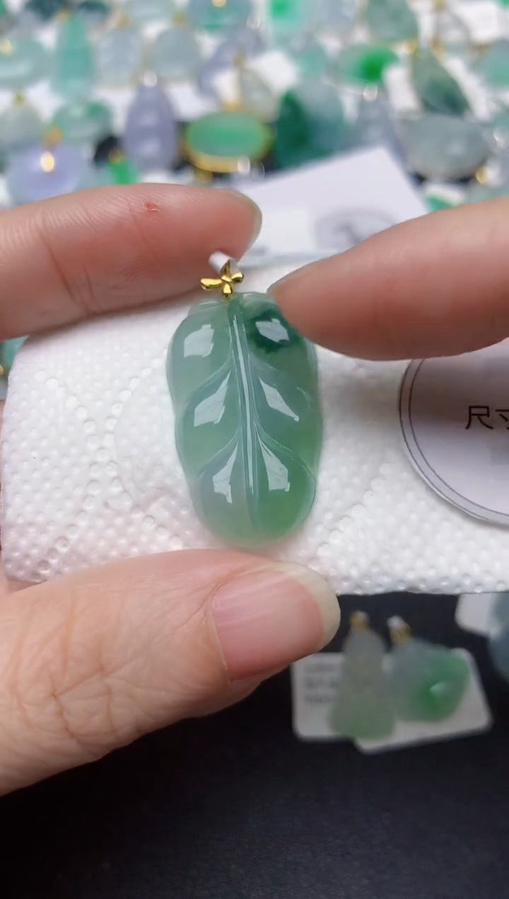 颈饰18K金镶嵌翡翠天然缅甸A货翡翠