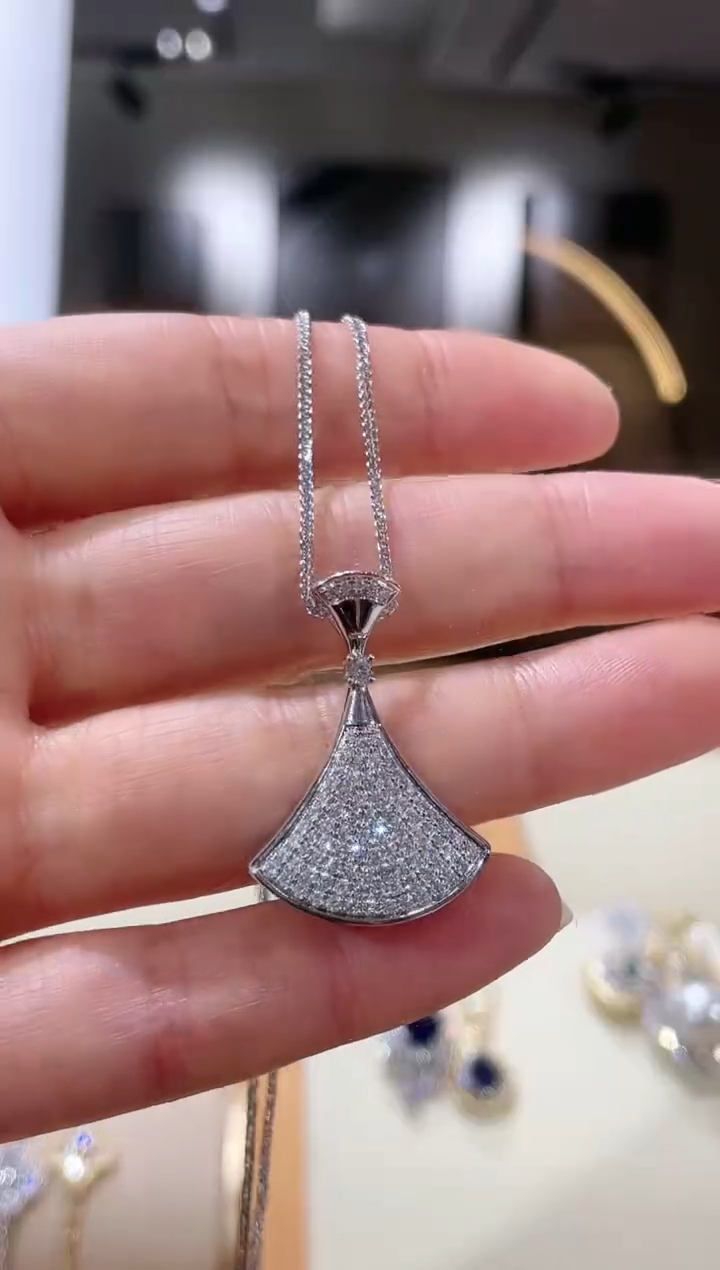 【闪购商品】钻石颈饰18K金镶嵌项链