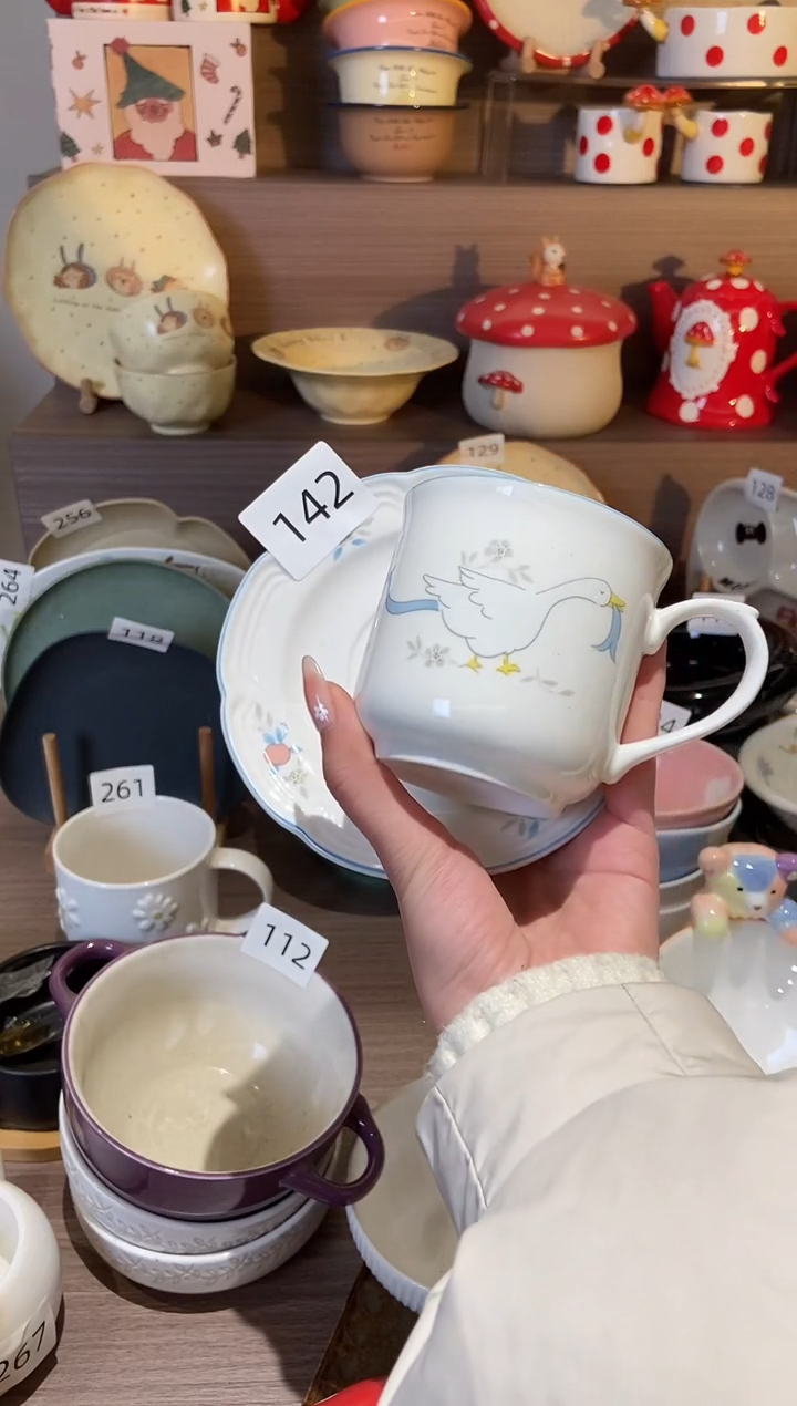 【闪购商品】瓷142丝带鹅杯碟 瑕疵