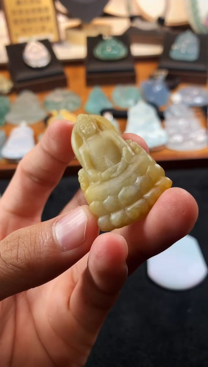 未镶嵌定制翡翠是****。4073毛货不退不换