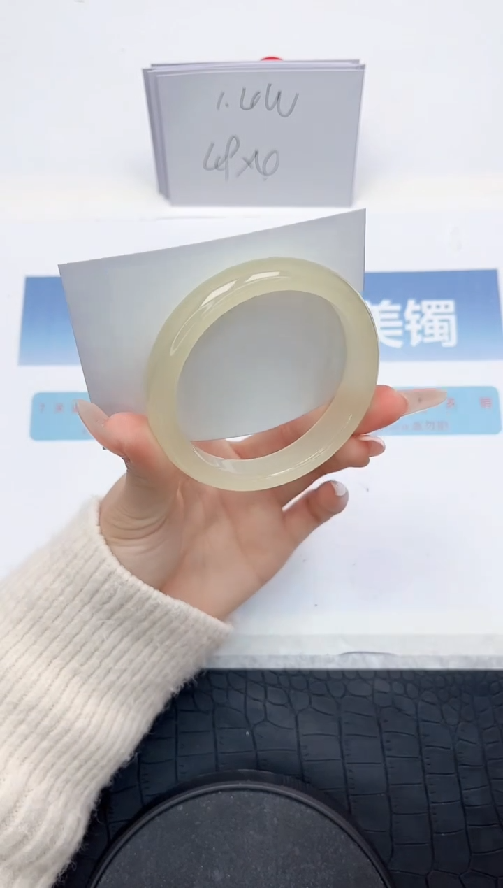 【闪购商品】石英质玉手镯未镶嵌L254-60