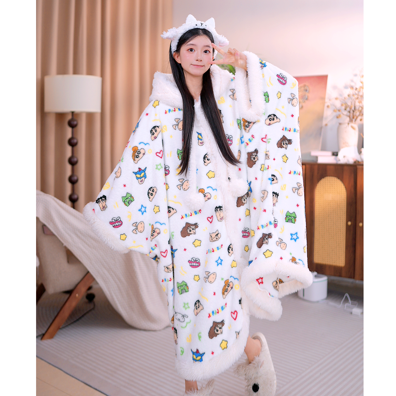 2025秋冬新款蜡笔小新披风外套少女长袖秋冬睡衣家居服