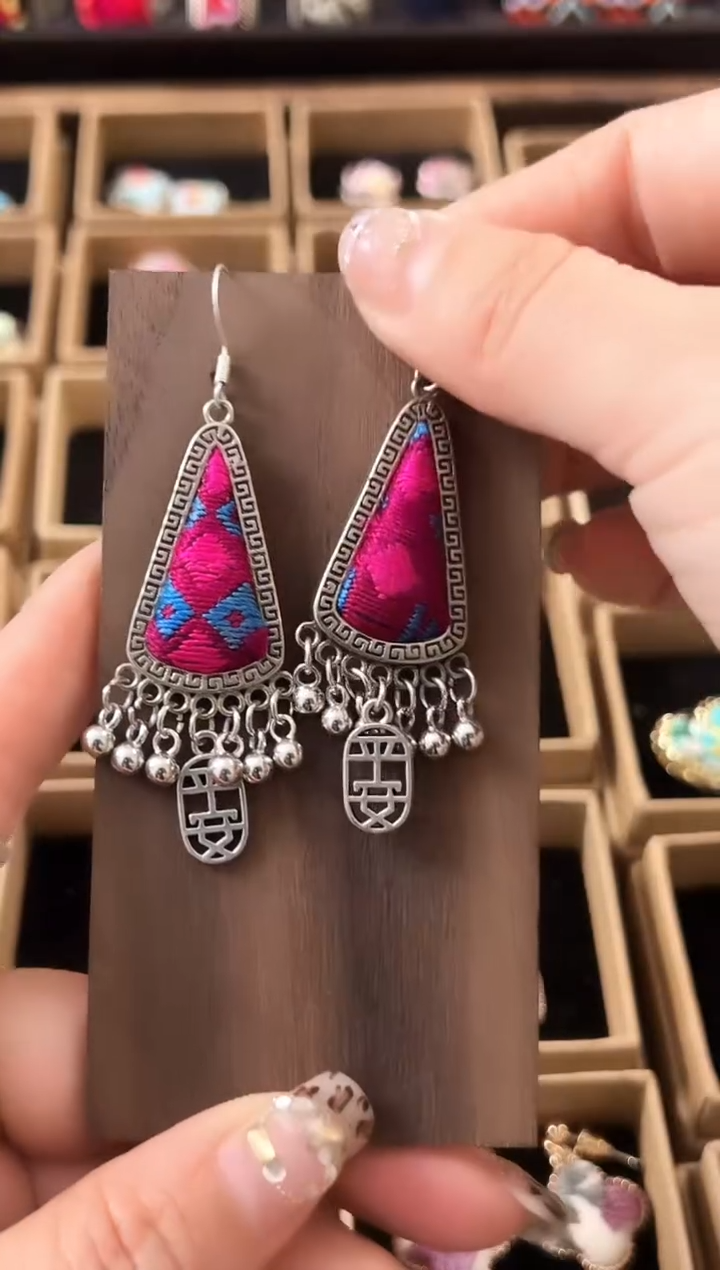 【闪购商品】织绣民族风老绣饰品331