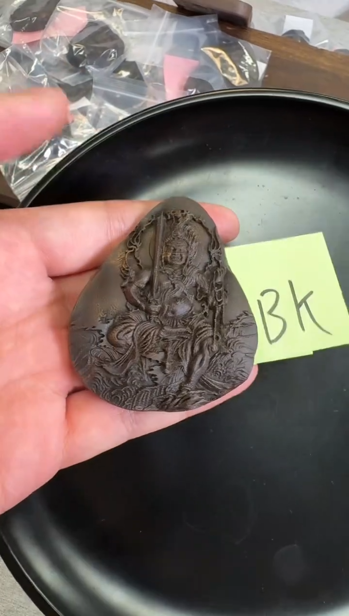 沉香沉香碎屑枫*?雕刻原材料12克多样性发货一份