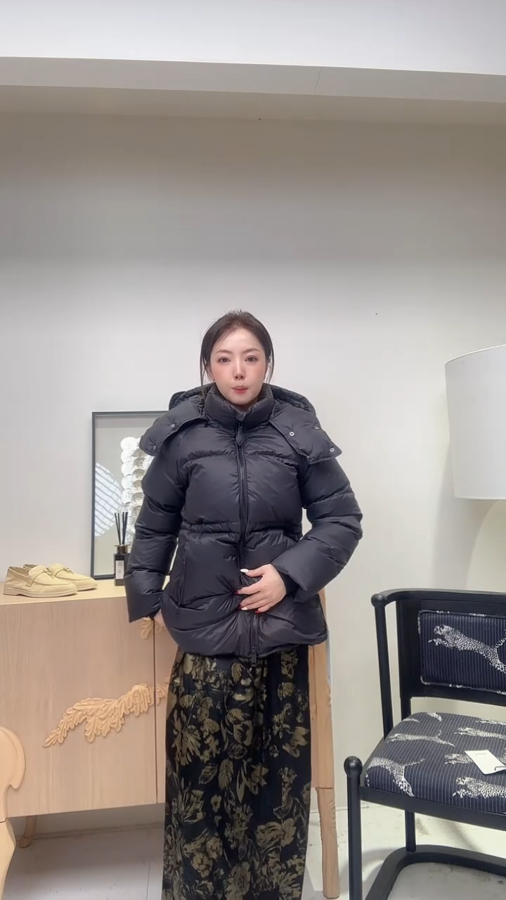 黑色经典蓬松上衣