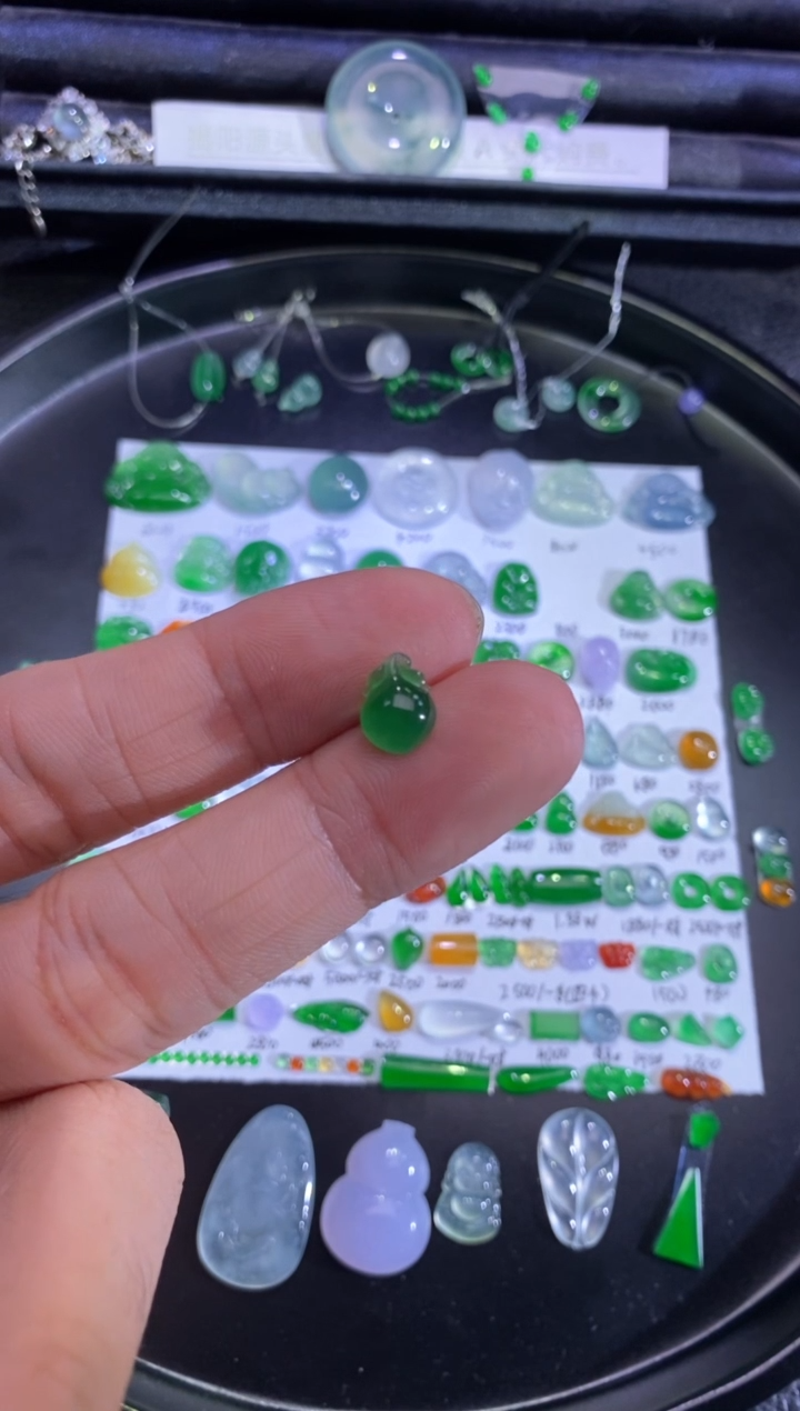 未镶嵌挂件翡翠桃