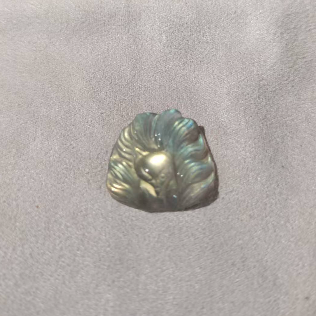 九尾狐月光石吊坠