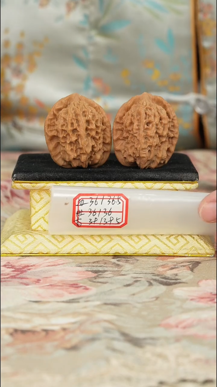 【闪购商品】文玩核桃把件非嫁接马老四