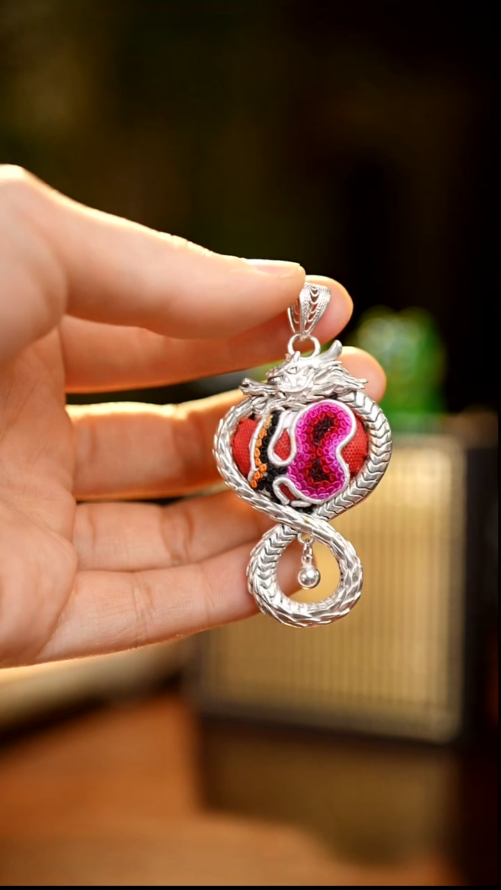 刺绣私人定制苗族手工白Q8854