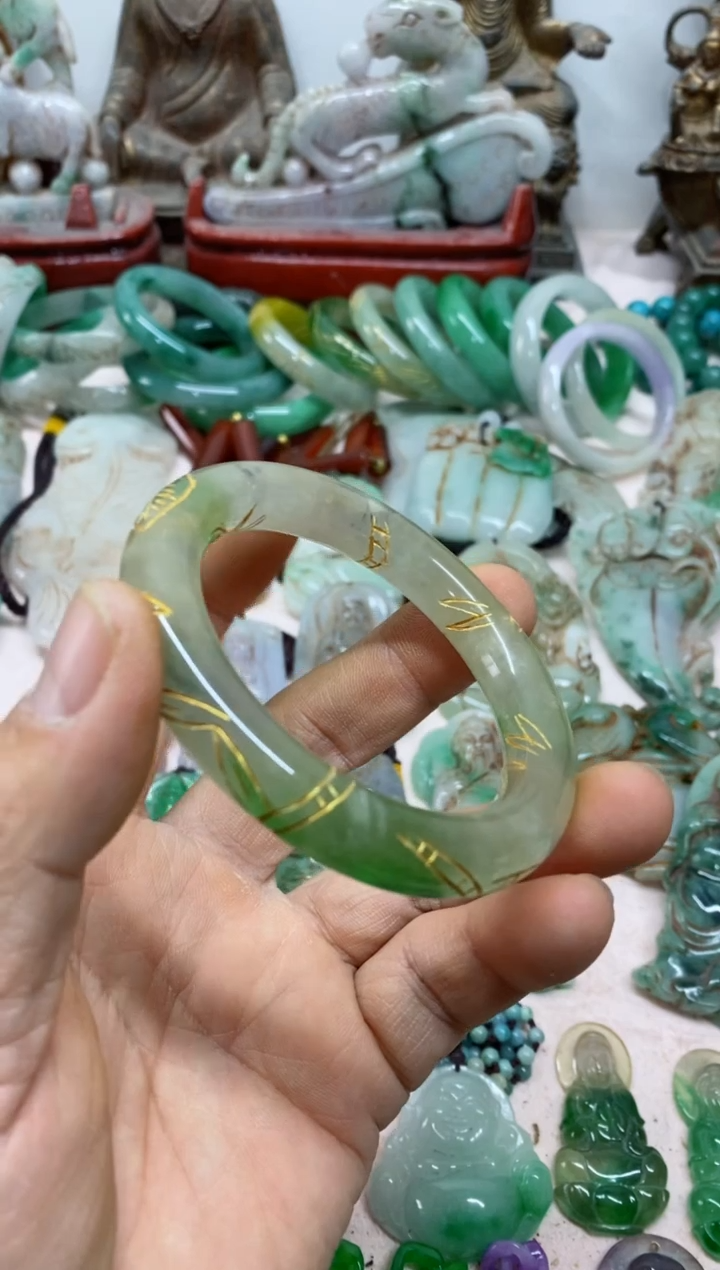 【闪购商品】4直播间的实时画面