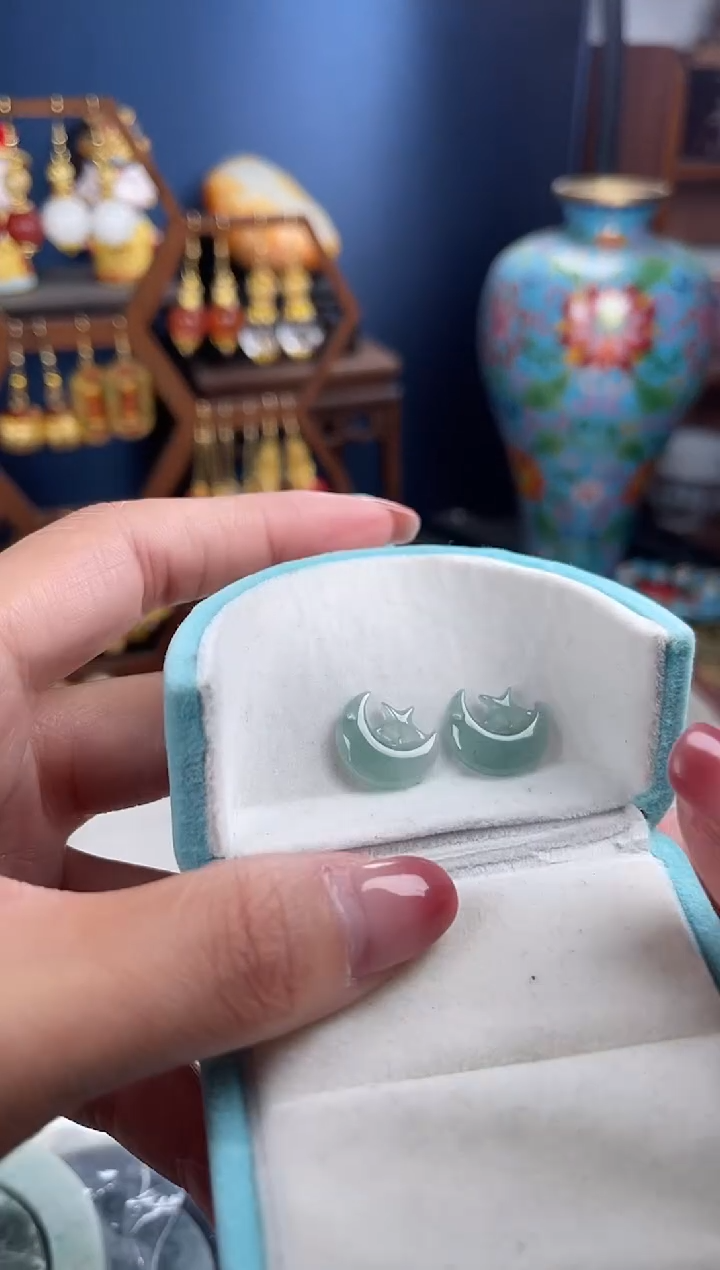 未镶嵌挂件翡翠俏*猫，120880