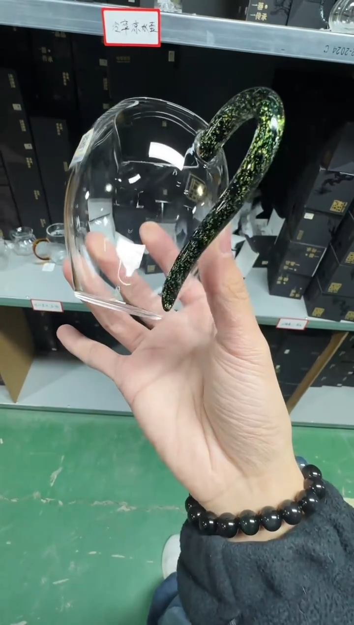 黑金清颜公杯  晶焱金标