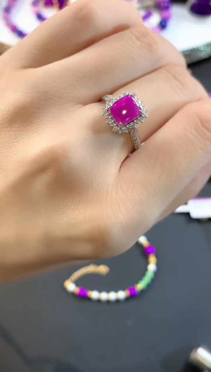 【闪购商品】苏纪石（舒俱来）.18K金镶嵌舒俱来戒指