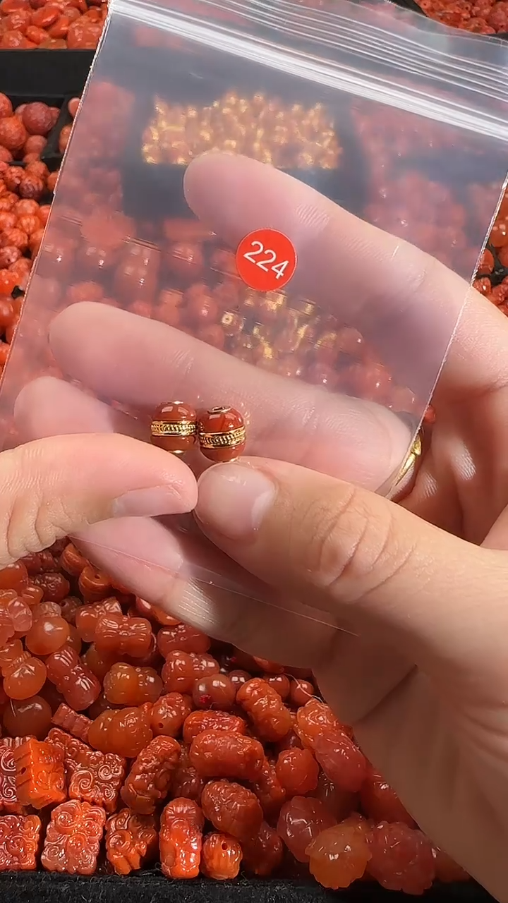 颈饰未镶嵌南红玛瑙1