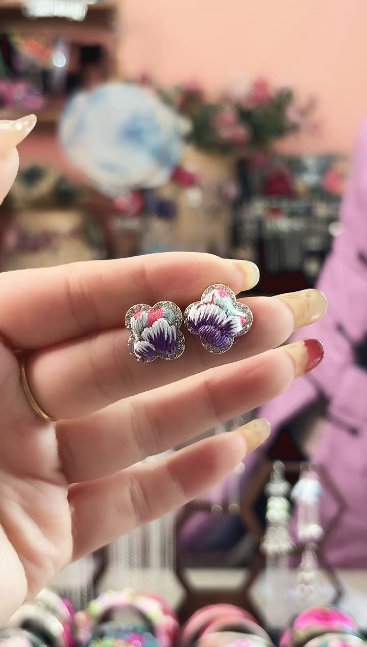 艺枝独绣手工饰品480