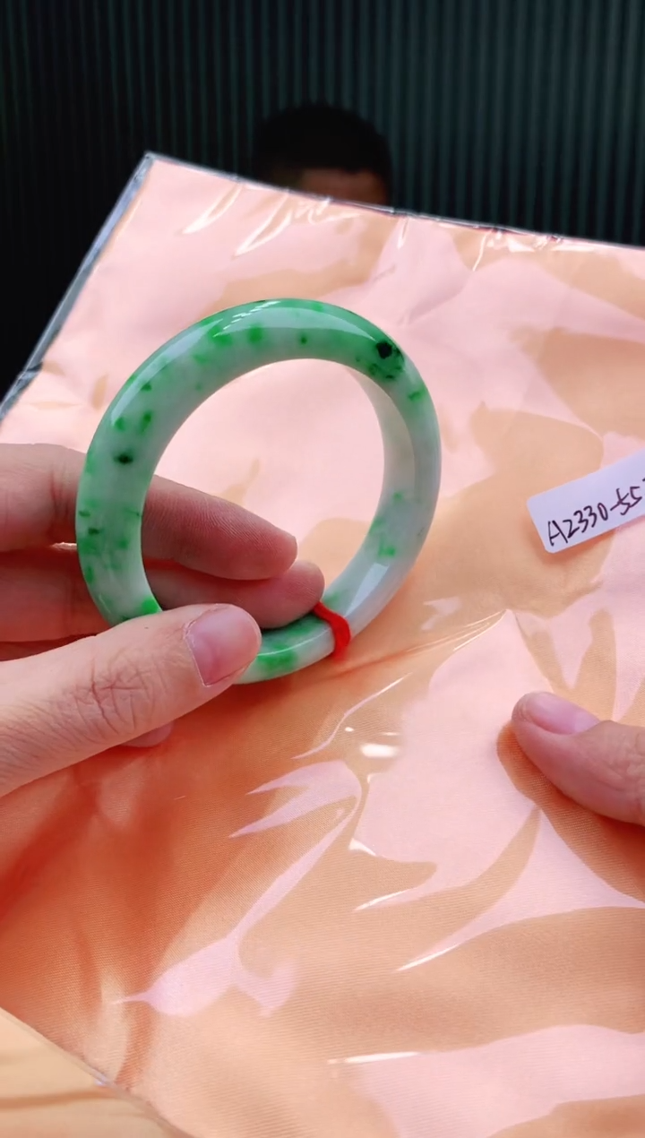 未镶嵌手镯翡翠55
