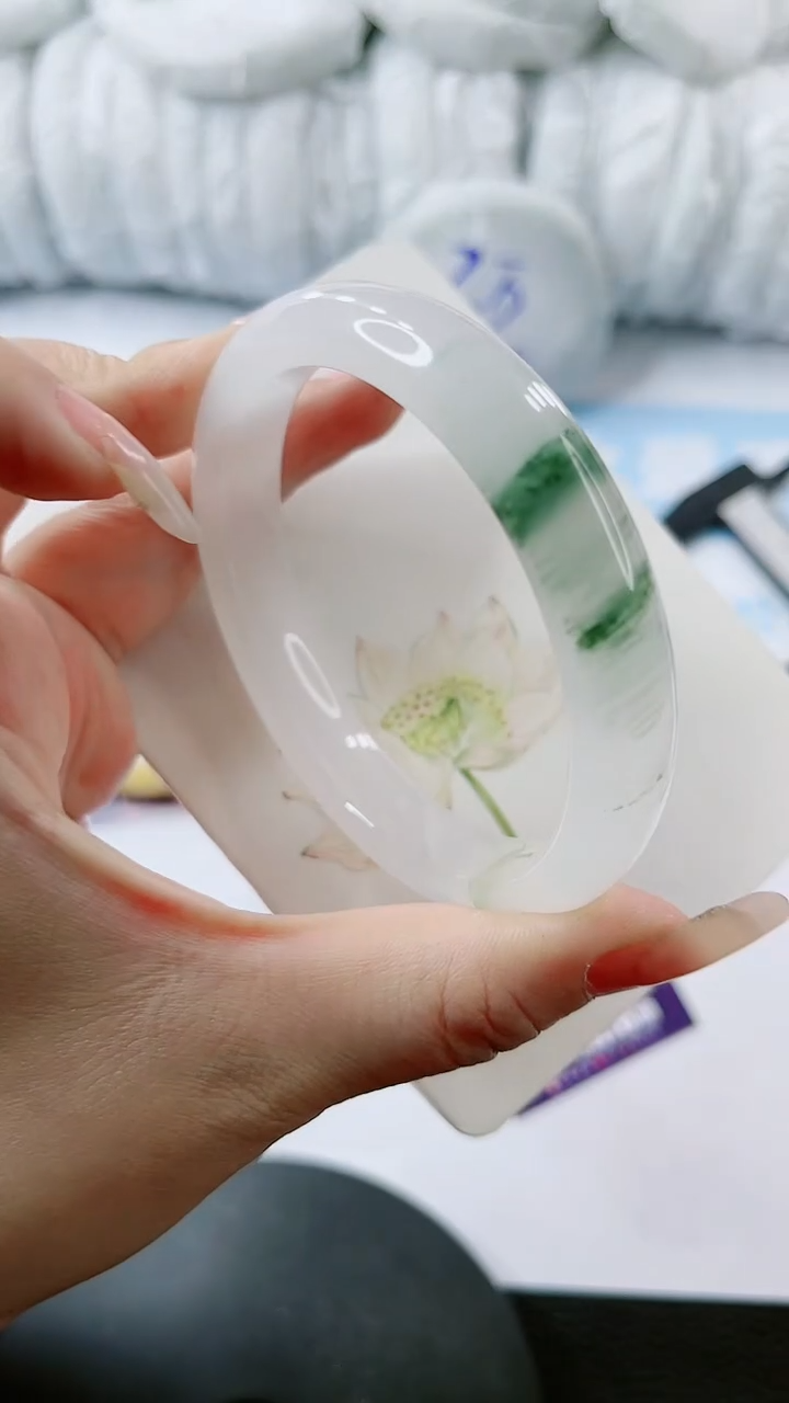 【闪购商品】石英质玉手镯未镶嵌多样性发货V176