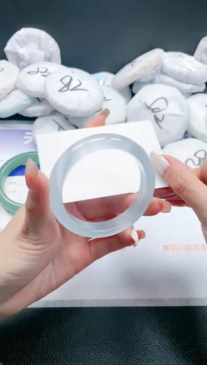 【闪购商品】石英质玉手镯未镶嵌13J164-52