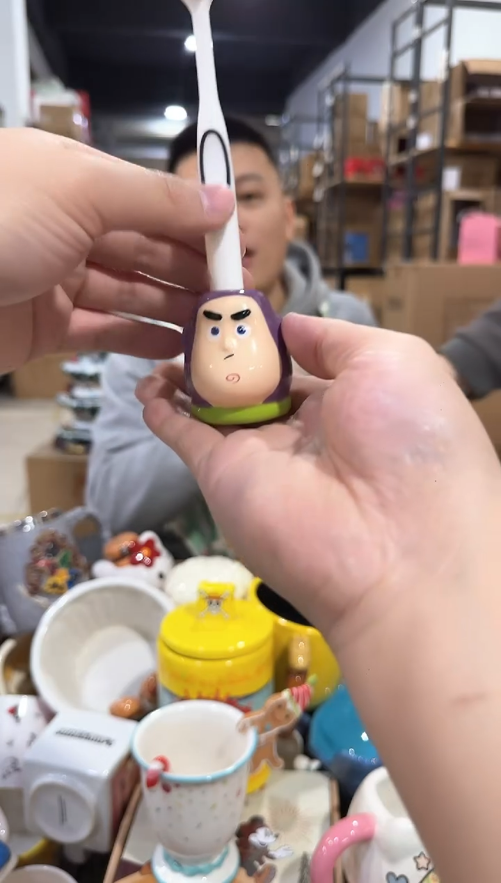 瓷片巴斯牙刷架 